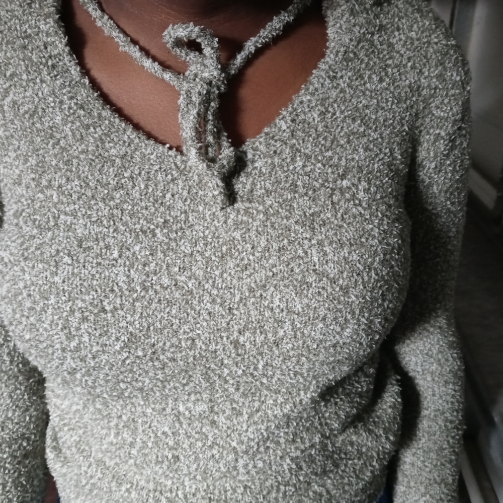 Long sleeves sweaters with hoodie